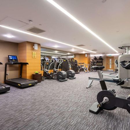 Hotel Sofitel London Heathrow Hillingdon Esterno foto The gym at the hotel