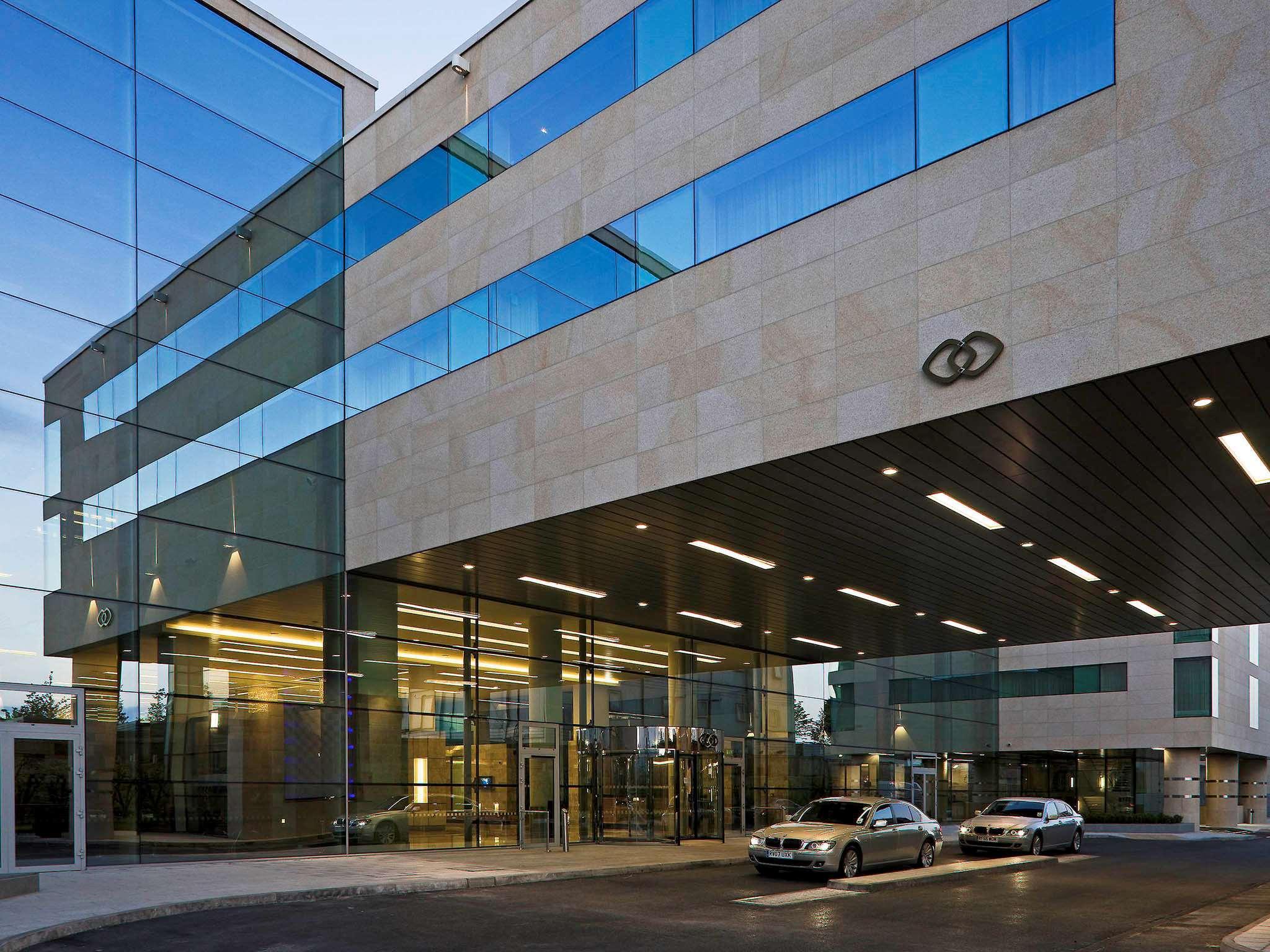Hotel Sofitel London Heathrow Hillingdon Esterno foto Audi headquarters in Ingolstadt