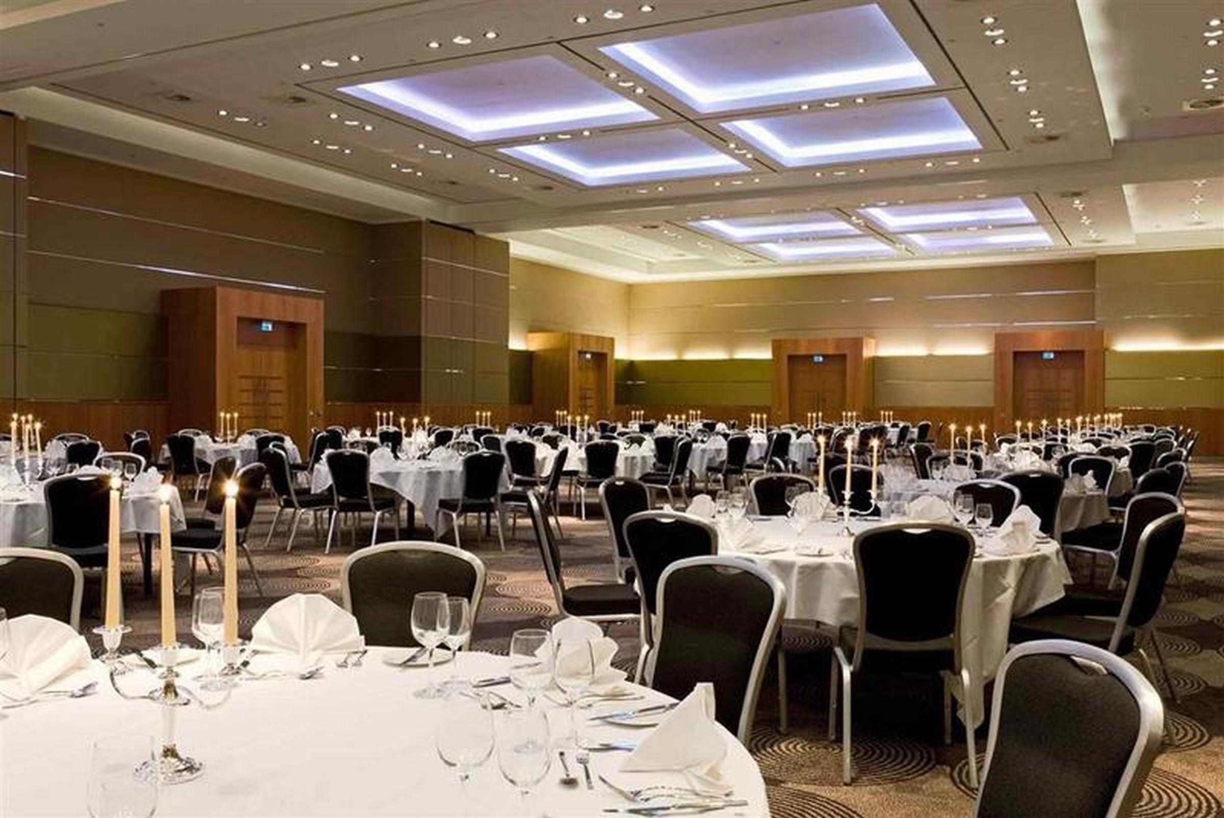 Hotel Sofitel London Heathrow Hillingdon Esterno foto The conference hall