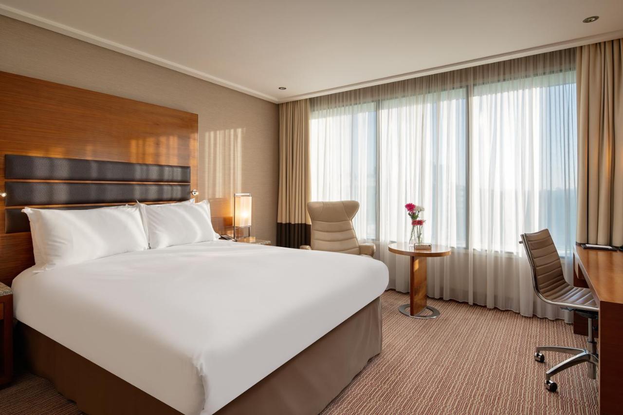 Hotel Sofitel London Heathrow Hillingdon Esterno foto