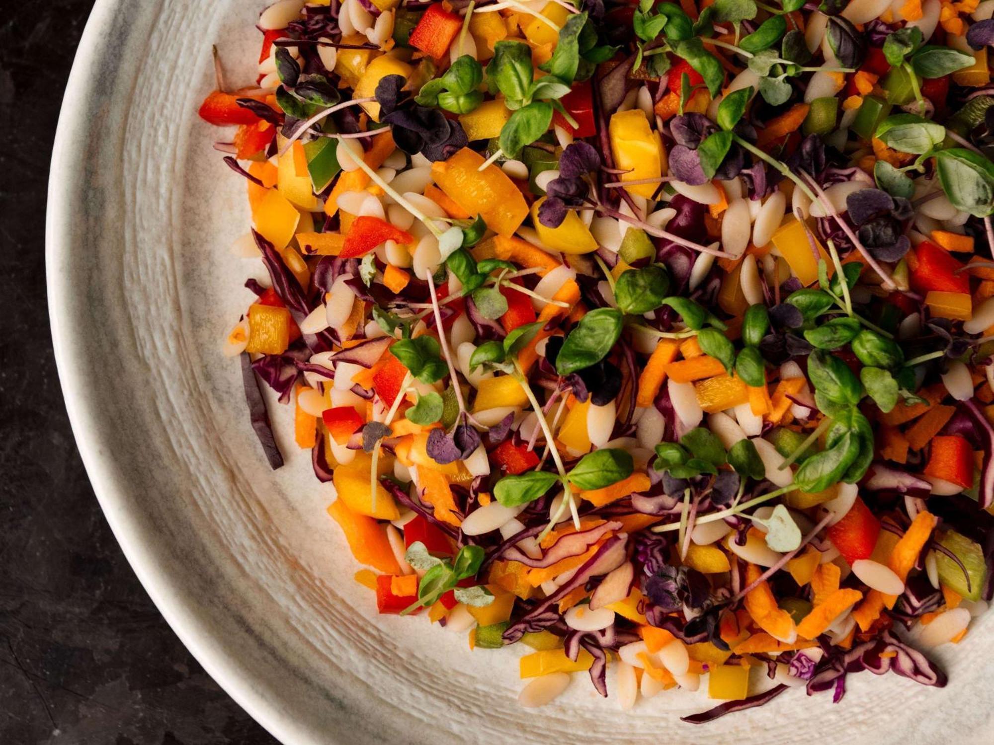 Hotel Sofitel London Heathrow Hillingdon Esterno foto A salad of red cabbage, carrots, beans, and mango