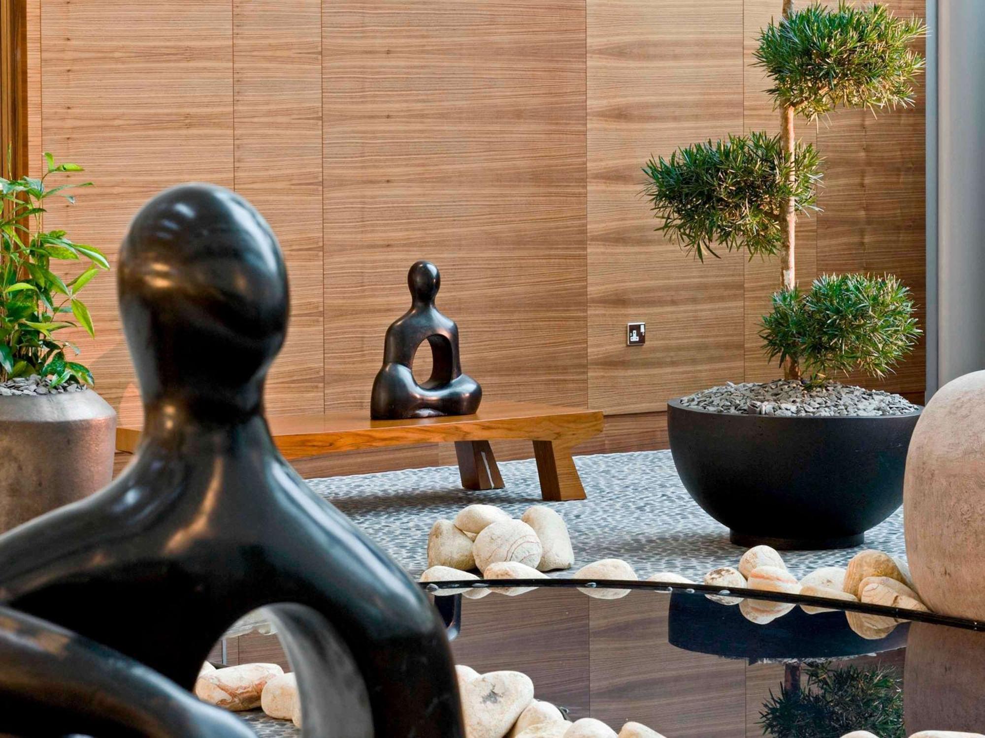 Hotel Sofitel London Heathrow Hillingdon Esterno foto The interior of the museum