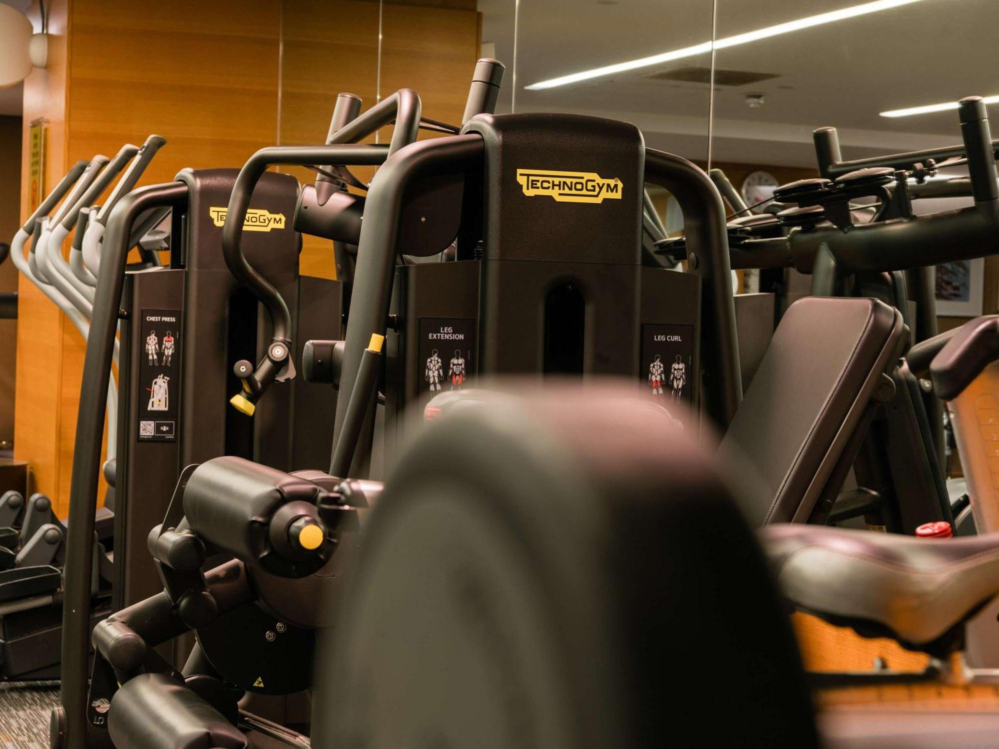 Hotel Sofitel London Heathrow Hillingdon Esterno foto Technogym equipment